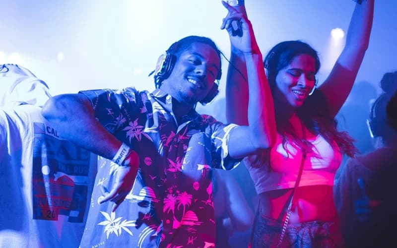 The Synastry of the Ascendant/Descendant and Jupiter: Expansive Chemistry