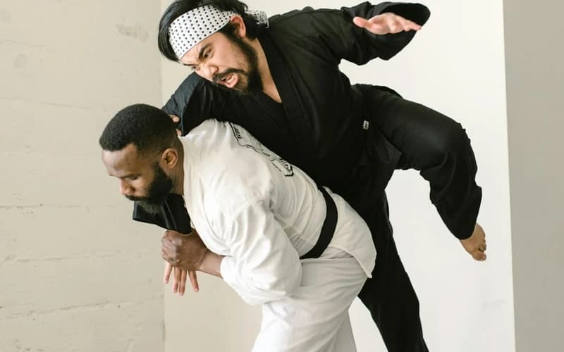 The Synastry of the Ascendant/Descendant and Mars: Competitive Clash