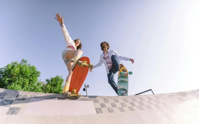 The Synastry of the Ascendant/Descendant and Uranus: Unconventional Union