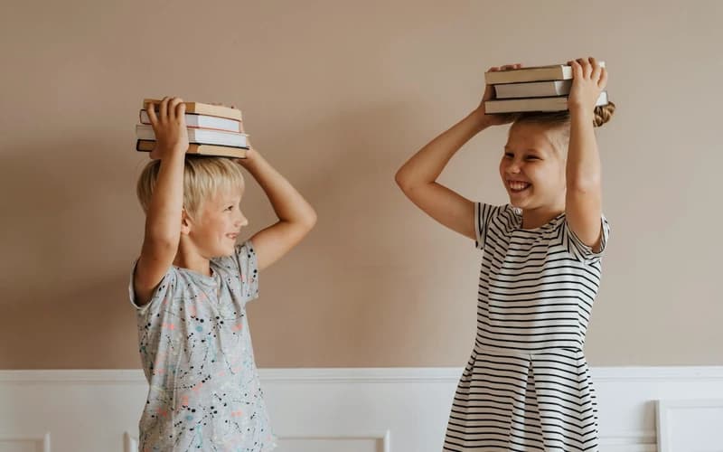 The Dynamics Between the Moon and Mercury in Synastry: Expressive Emotions