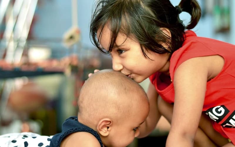 The Dynamics Between the Moon and Saturn in Synastry: Emotional Stability