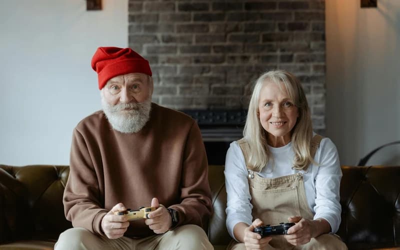 The Dynamics Between the Sun and Saturn in Synastry: Stabilizing Influence