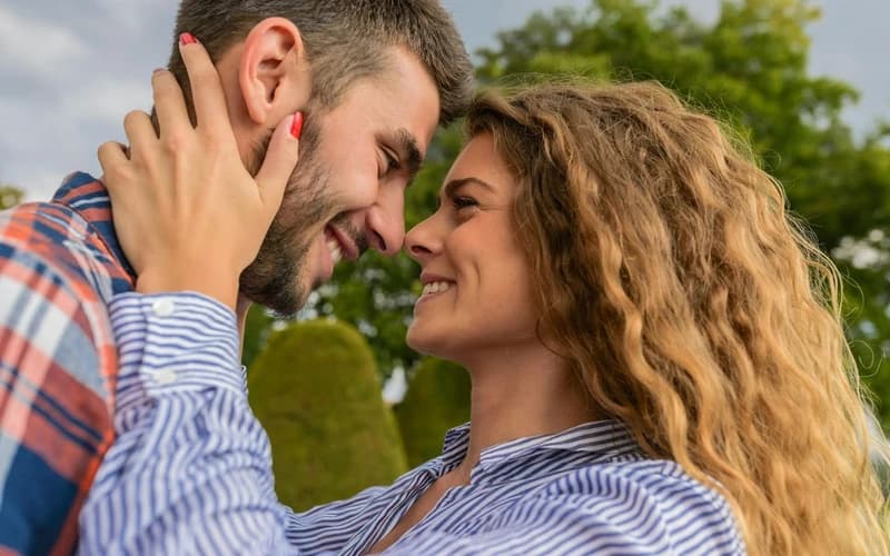 The Synastry of the Sun and Venus: Admiring Appreciation