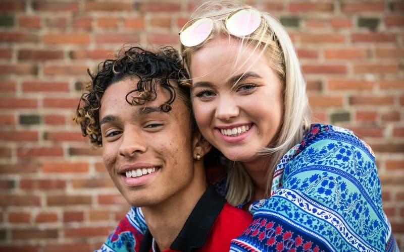 The Synastry of Venus and the Sun: Charming Radiance