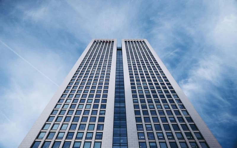 Exploring the Dynamic Interplay of Jupiter and Saturn: Expansion Meets Structure